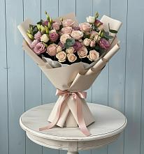 Букет цветов из:  Розы и Лизиантусы в Опытное Поле