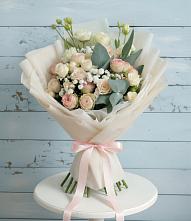 Букет цветов из:  Розы и Лизиантусы в Опытное Поле