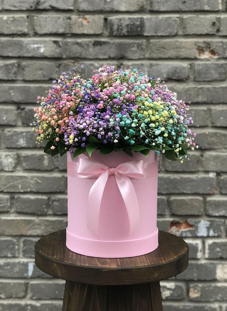Цветочная композиция из Гипсофила и Розы в шляпной коробке в Опытное Поле