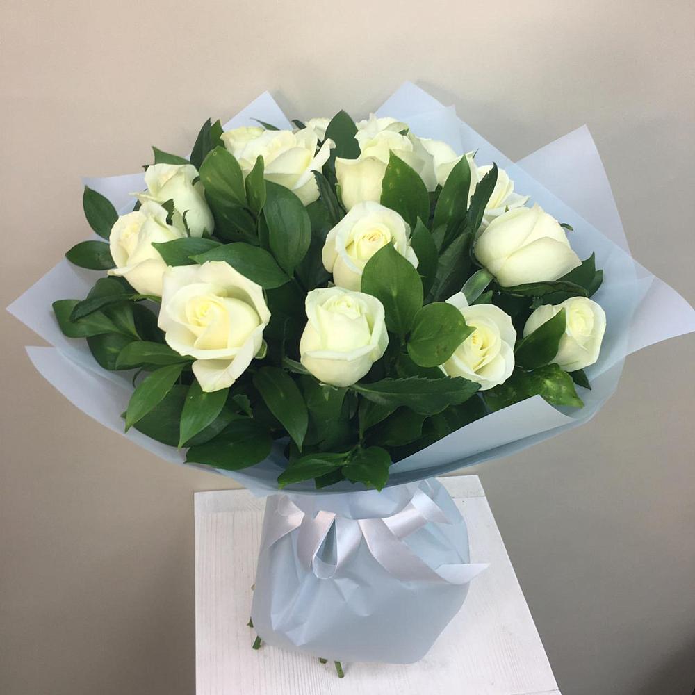 Букет 15 Белых роз Проуд в Опытное Поле