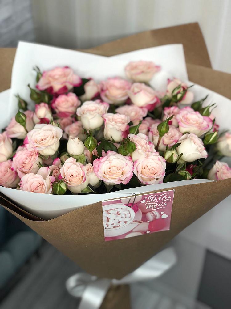 Букет цветов из: Розы в Опытное Поле