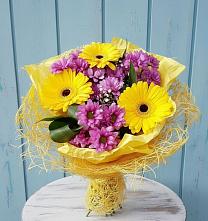 Букет цветов из:  Хризантемы и Герберы #REPLACE_PRED# Опытное Поле