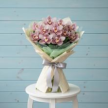 Букет цветов из:  Орхидеи и Розы в Опытное Поле