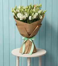 Букет цветов из:  Лизиантусы в Опытное Поле