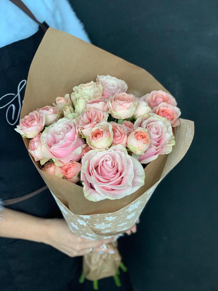 Букет цветов из: Хризантемы и Розы в Опытное Поле