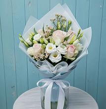 Букет цветов из:  Розы и Лизиантусы в Опытное Поле
