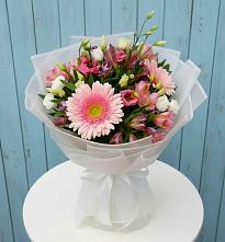 Букет цветов из:  Герберы, Альстромерии и Лизиантусы в Опытное Поле