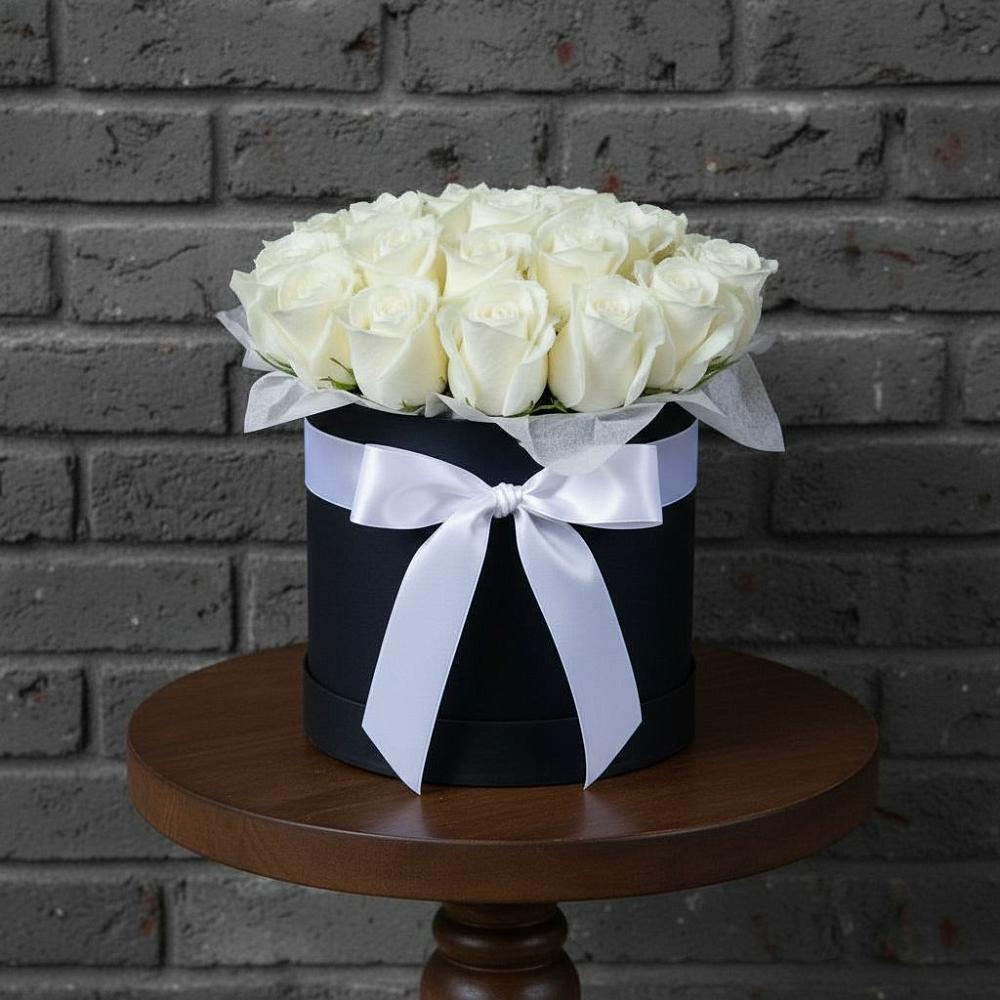 Цветочная композиция из Розы в шляпной коробке в Опытное Поле