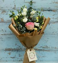 Букет цветов из:  Розы и Лизиантусы в Опытное Поле