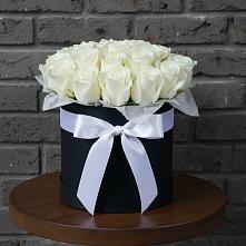 Цветочная композиция из Розы в шляпной коробке в Опытное Поле